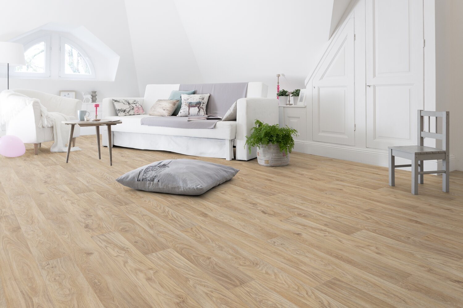 Toronto clair - Living room.jpg