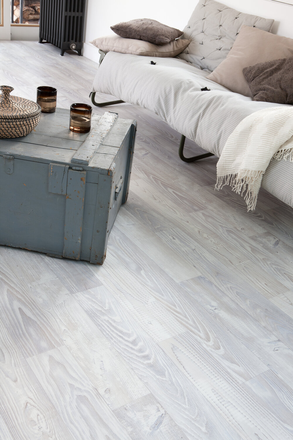 RS19667_nordic white3-hpr.jpg