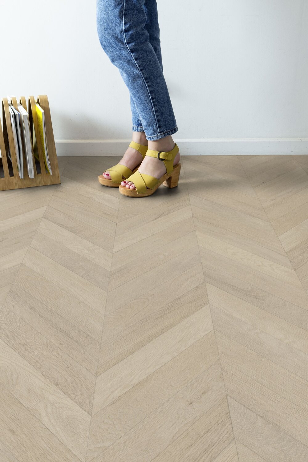 JPG 72 dpi-RS44525_azay cream feet.jpg