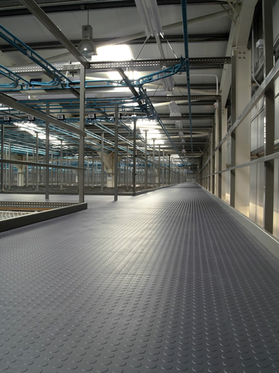 R-tile 4mm - Room scene view
