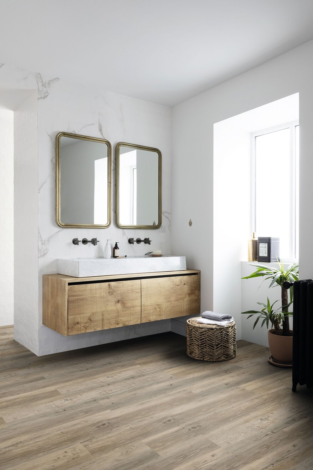 MARMOR WHITE - ROOM SCENE VIEW COLOUR