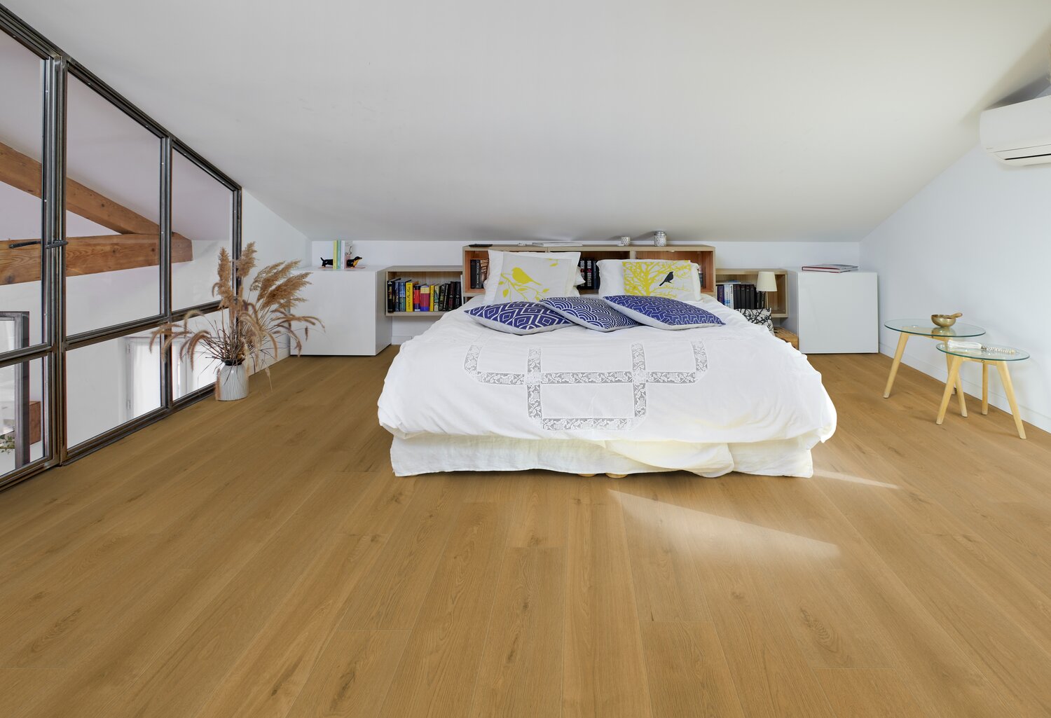 COTTAGE BLOND BEDROOM.jpg